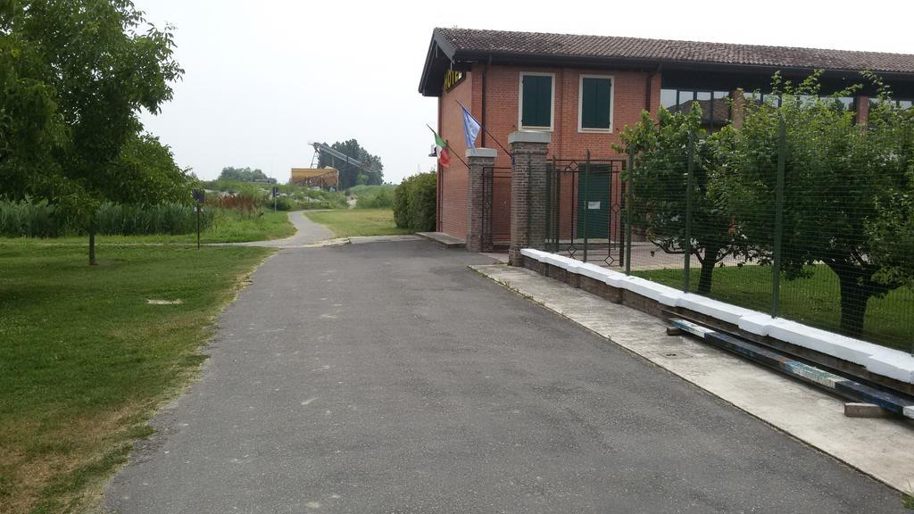 Albergo Del Po Viadana ภายนอก รูปภาพ